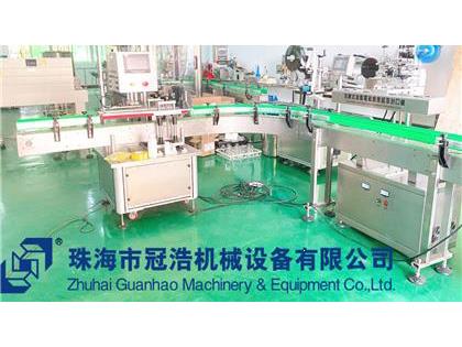 旋蓋機，鋁箔封口機，貼標(biāo)機，噴碼機，整套生產(chǎn)線已完成生產(chǎn)送貨至客戶公司